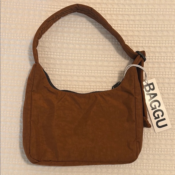BAGGU Handbags - NWT BAGGU Mini Nylon Shoulder Bag